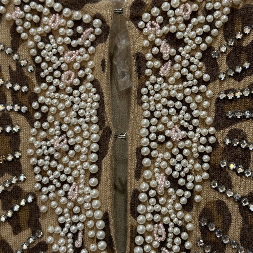 Nieman Marcus Vintage Pearl & Rhinestone Leopard Print Cardigan - Picture 12 of 15